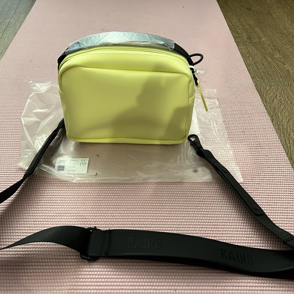 Yellow Rains Box Bag in Straw - Picture 3 of 5